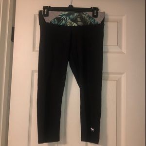 VS PINK black Capri leggings!